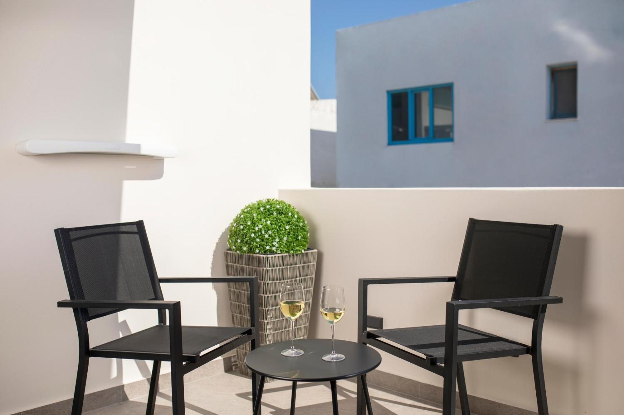 New Villa Katerina - 6 Villas & 6 Private Jacuzzi Emporio  Exterior photo